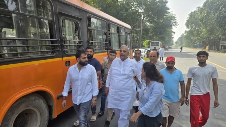 Samajwadi Party Delhi Protest